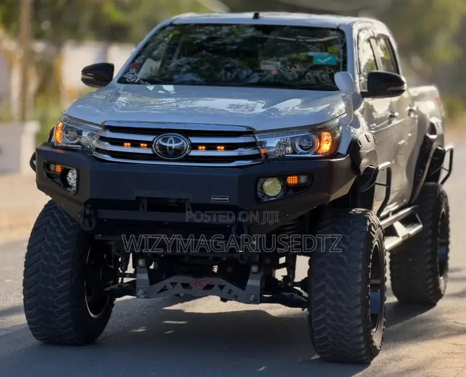 Toyota Hilux 2019 Pearl