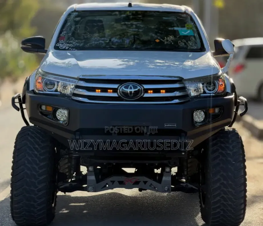 Toyota Hilux 2019 Pearl