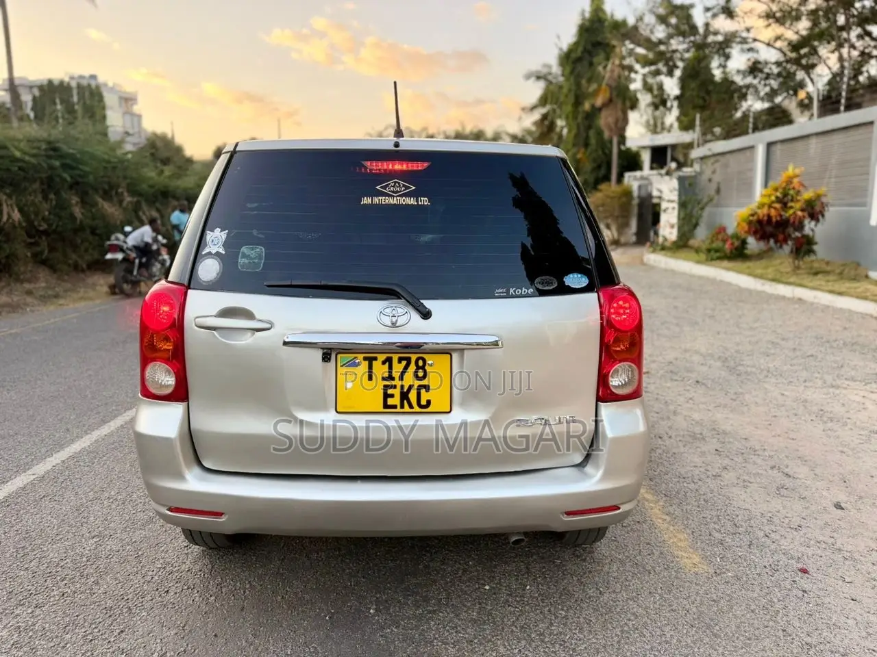 Toyota Raum 2004 Silver