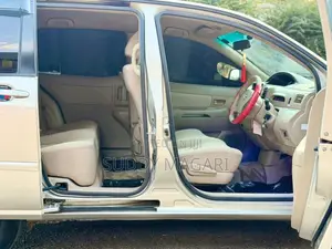 Toyota Raum 2004 Silver