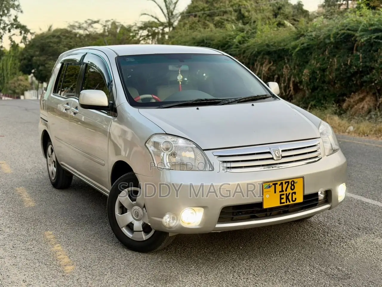 Toyota Raum 2004 Silver