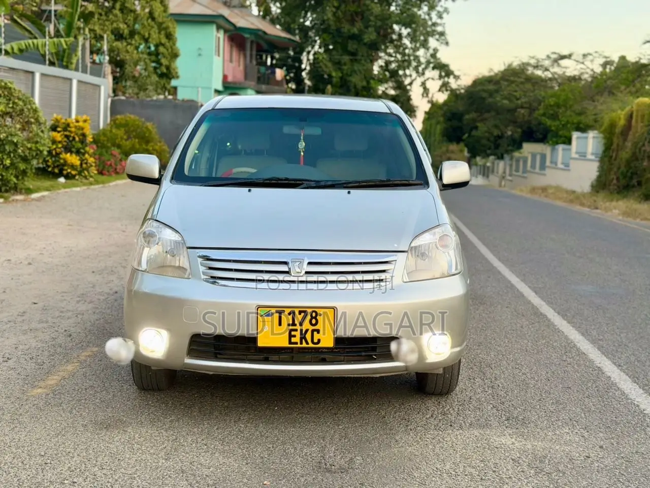 Toyota Raum 2004 Silver