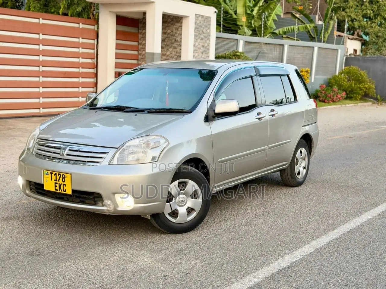 Toyota Raum 2004 Silver