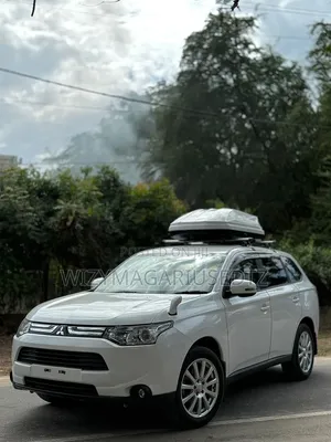 Mitsubishi Outlander 2013 Yellow