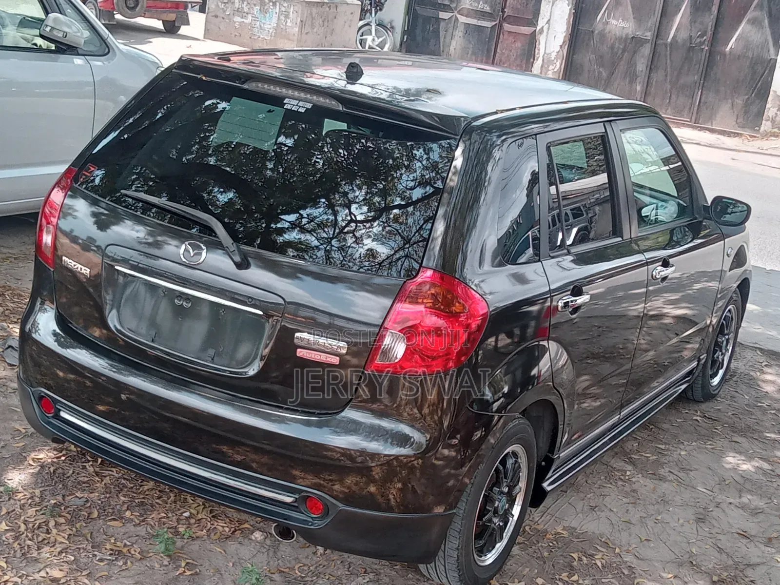 Mazda Verisa 2010 Gray