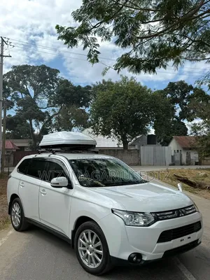 Mitsubishi Outlander 2013 Yellow
