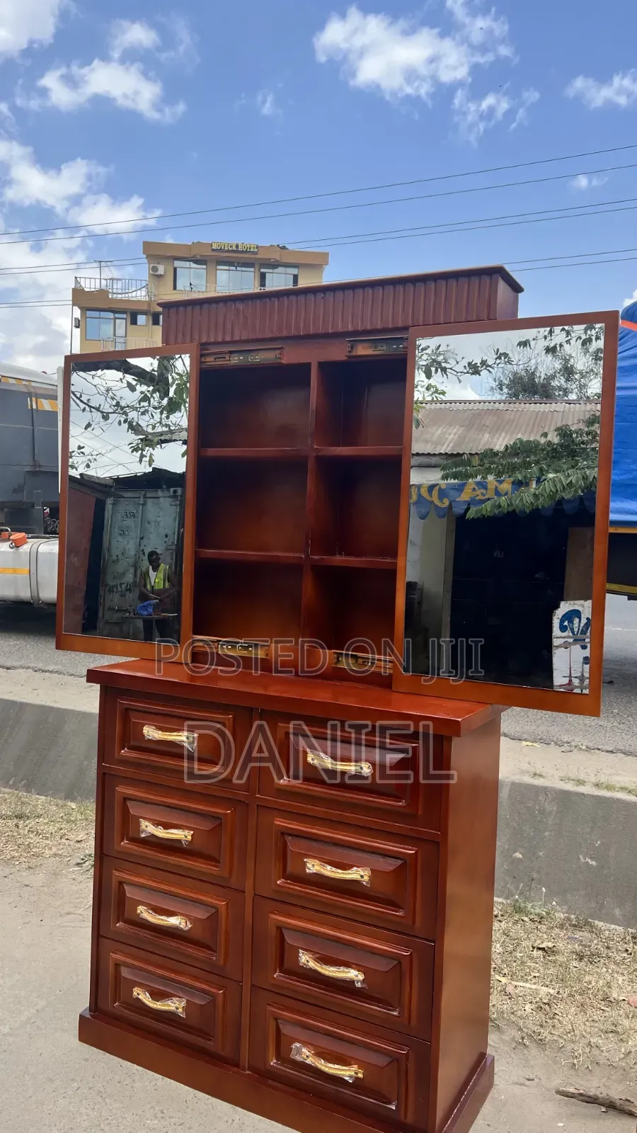 Dressing Table Ya Kishuwa Rangi Ya Mbao