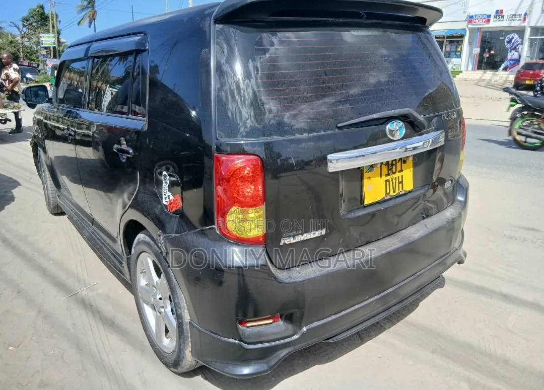Toyota Corolla Rumion 2009 Black