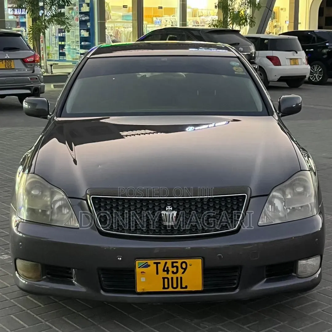 Toyota Crown 2006 Black