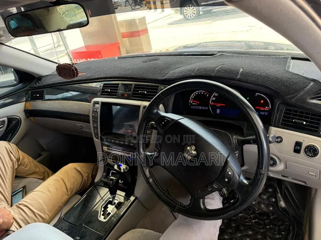 Toyota Crown 2006 Black