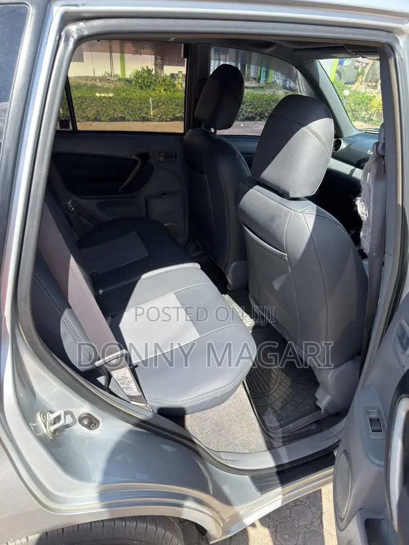 Toyota RAV4 2004 Silver