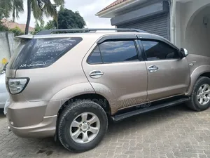 Toyota Fortuner 2018 Brown
