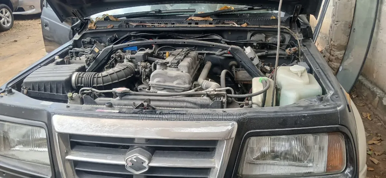 Suzuki Escudo 1995 Black