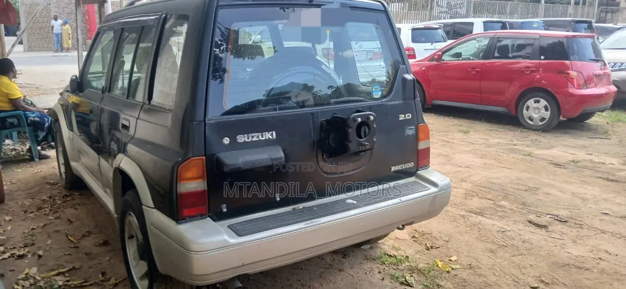 Suzuki Escudo 1995 Black