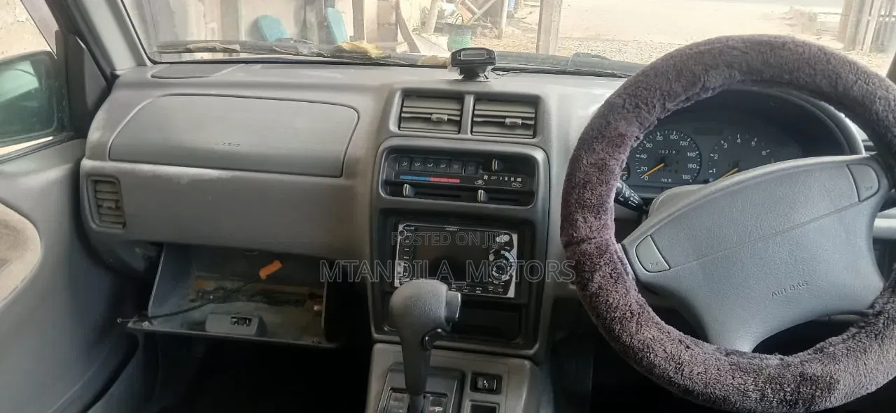 Suzuki Escudo 1995 Black