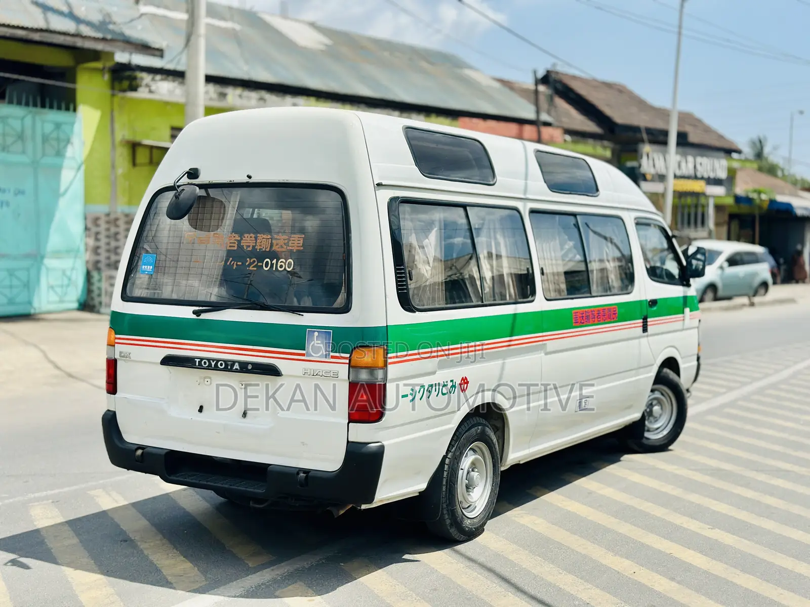 Toyota HiAce 2002 White