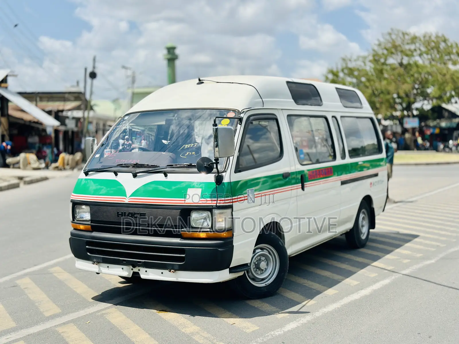 Toyota HiAce 2002 White