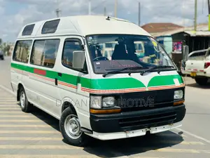 Toyota HiAce 2002 White