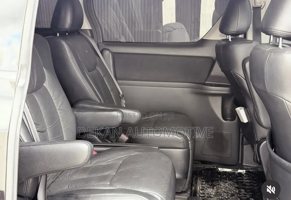Toyota Vellfire V 2.4 4WD 7-Seater 2011 Black