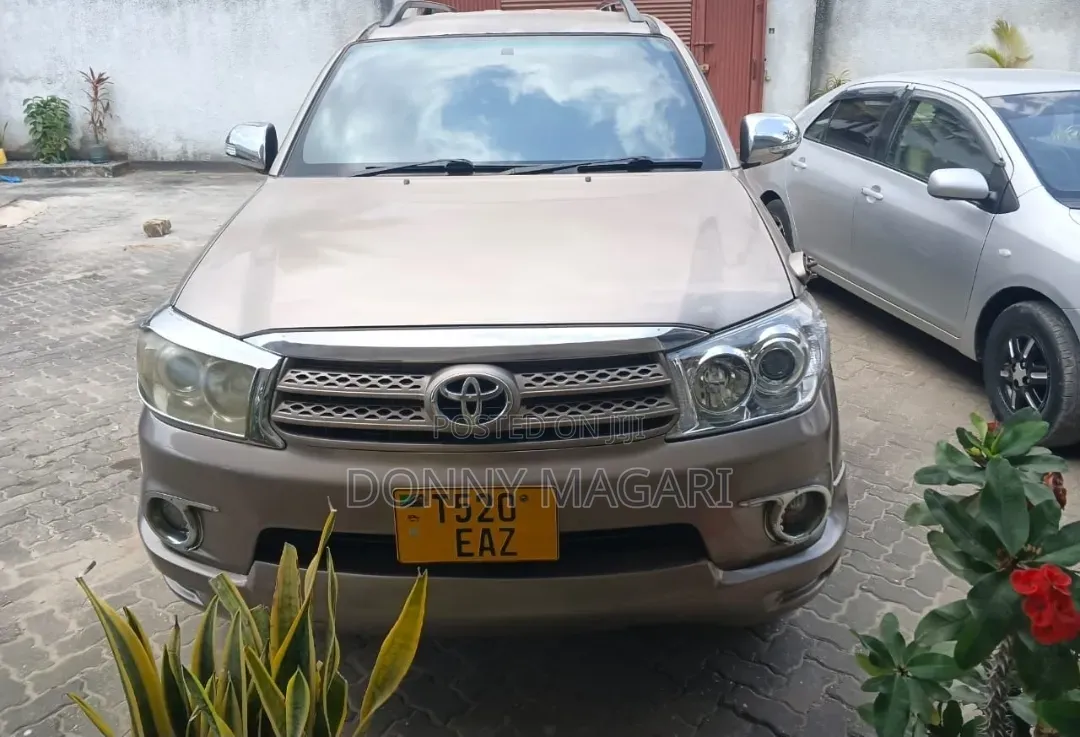 Toyota Fortuner 2021 Beige