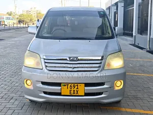 Toyota Noah 2005 Silver