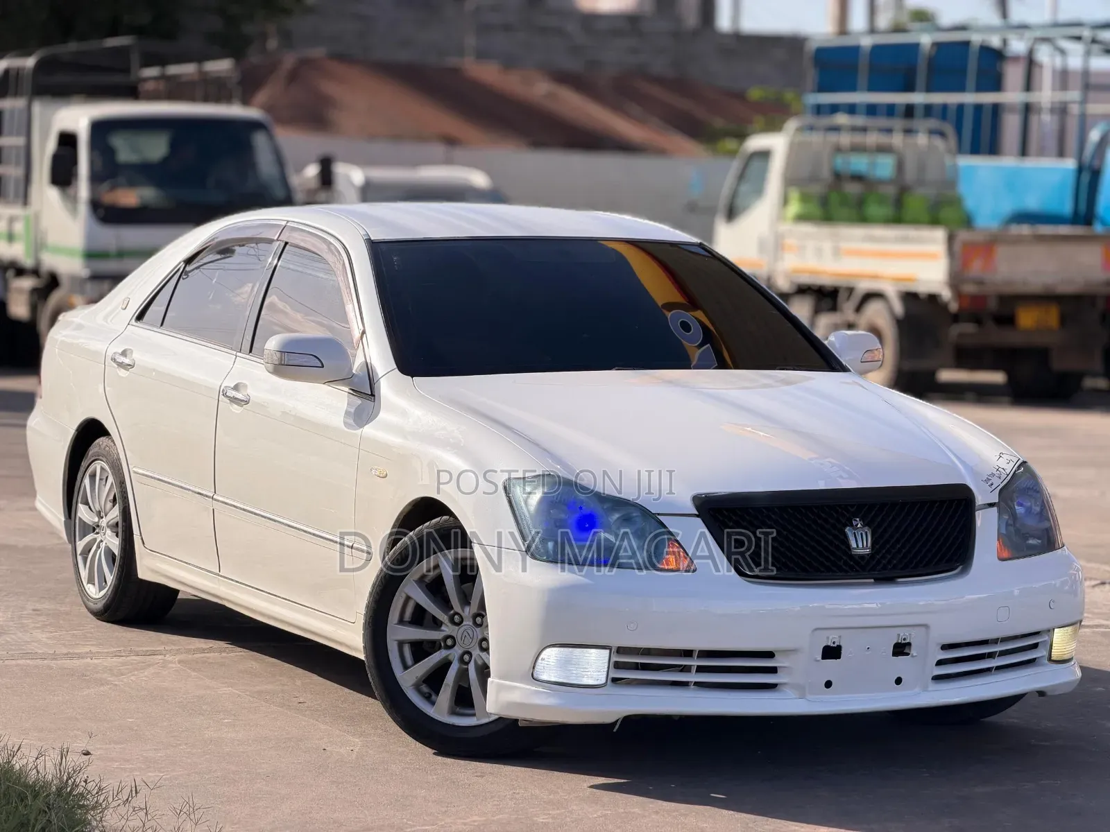 Toyota Crown 2006 White