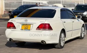 Toyota Crown 2006 White