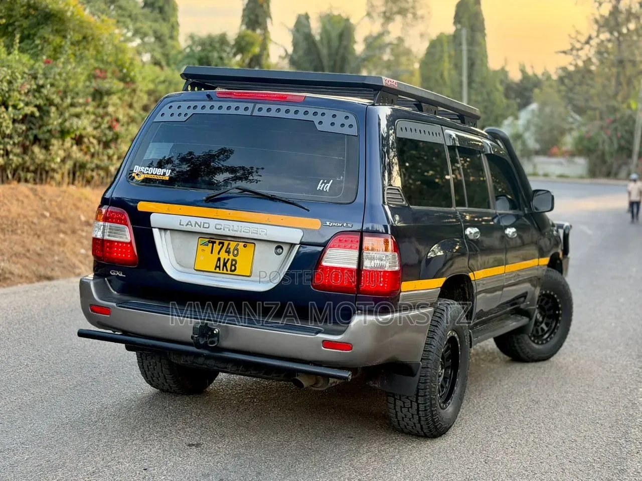 Toyota Land Cruiser 2004 Blue