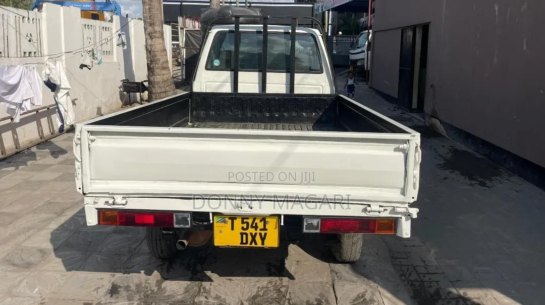 Toyota TownAce 2010 White