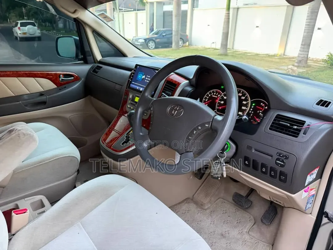 Toyota Alphard 2004 Silver