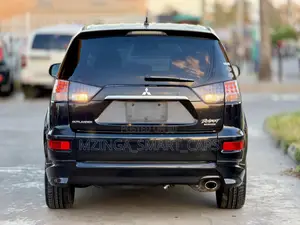 Mitsubishi Outlander 2011 Black