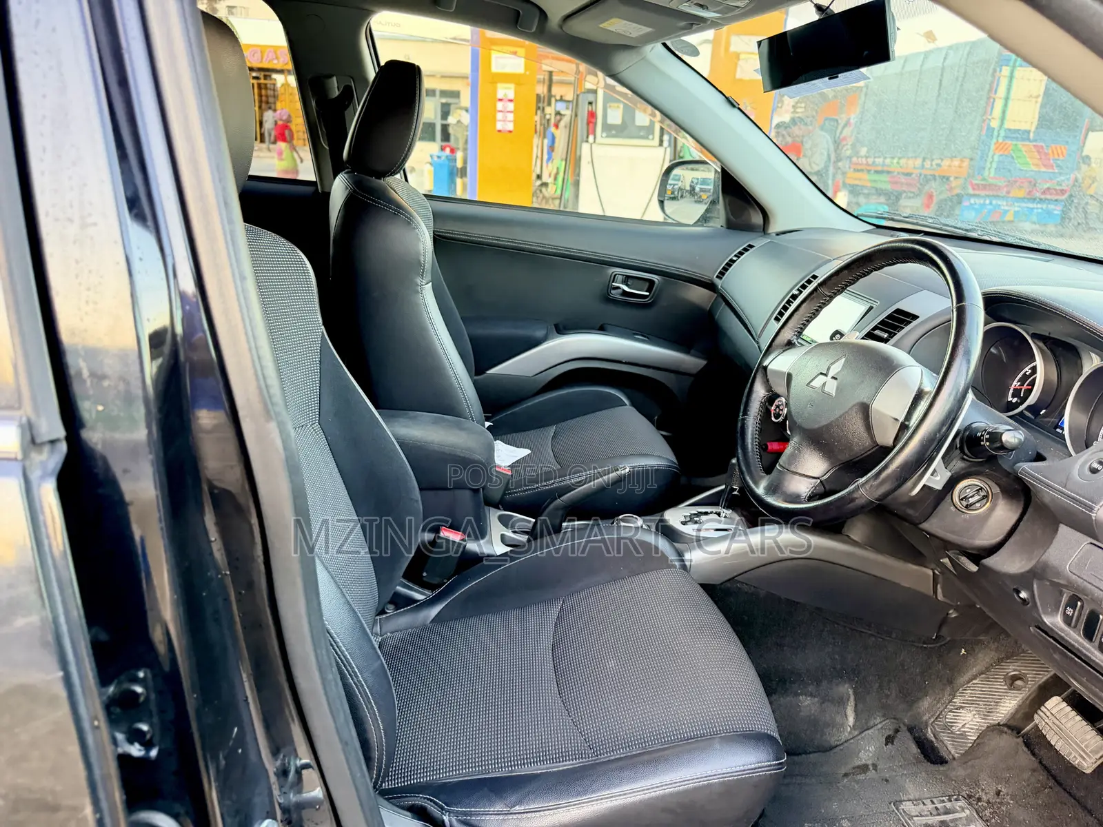 Mitsubishi Outlander 2011 Black