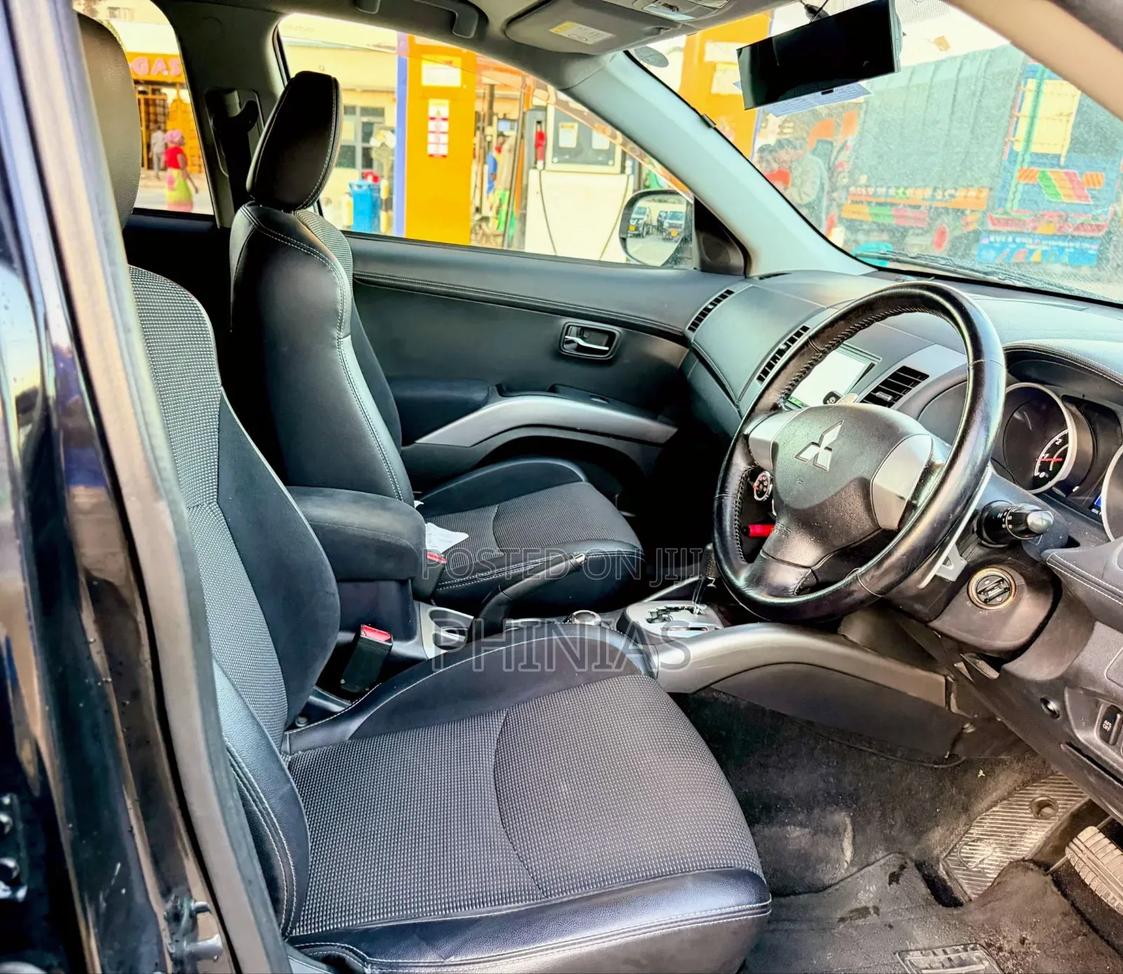 Mitsubishi Outlander 2011 Black
