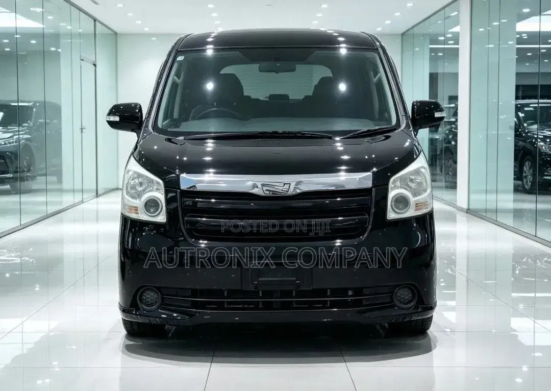Toyota Noah 2.0 143hp YY AWD (5 Seater) 2007 Matt Black