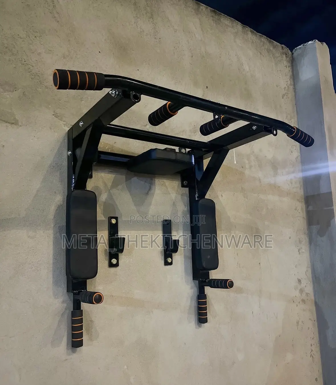 Wall Pull Up Bar