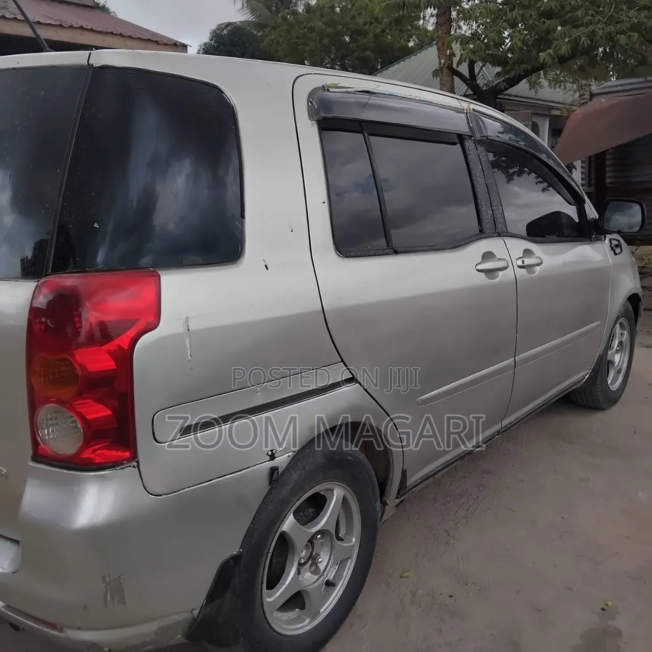 Toyota Raum 2004 Silver