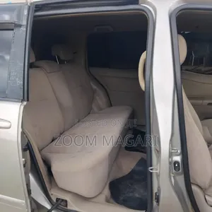 Toyota Raum 2004 Silver