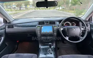 Toyota Crown 2006 Silver