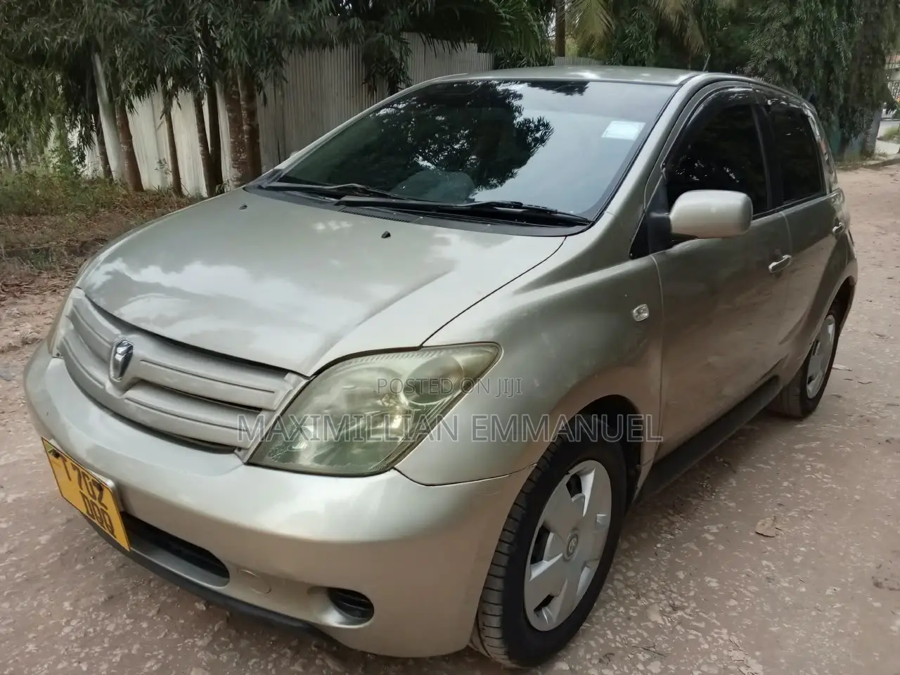 Toyota IST 2005 Brown