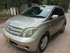 Toyota IST 2005 Brown
