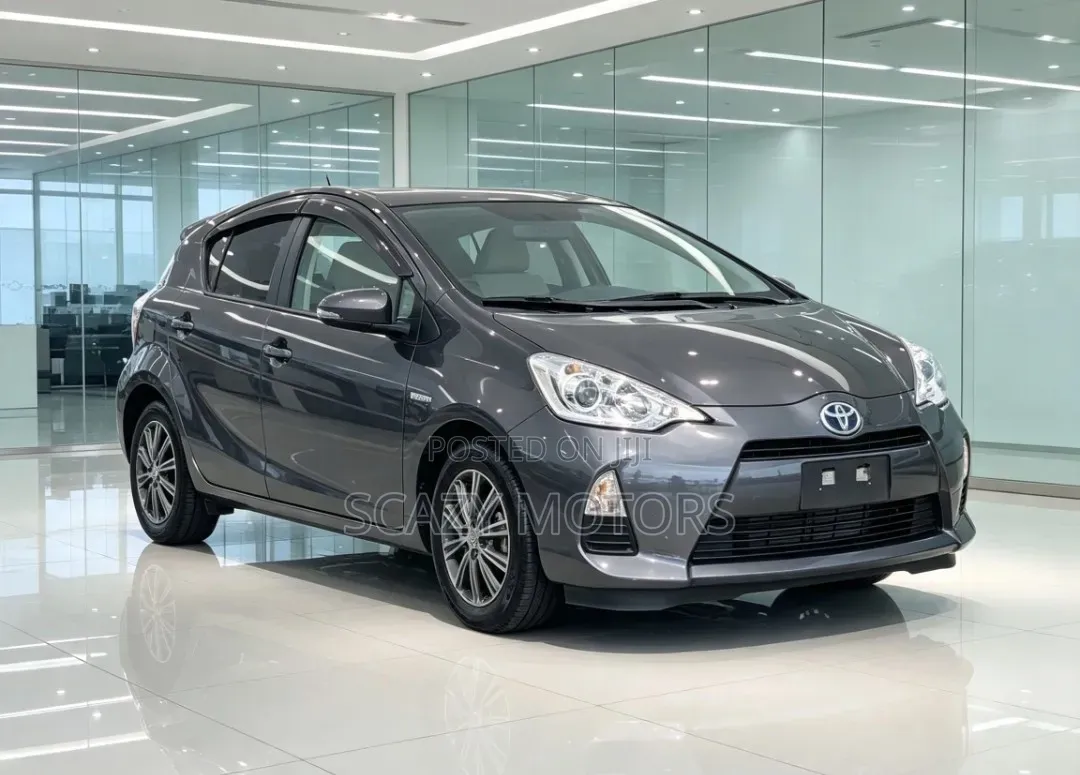 Toyota Aqua 2012 Gray