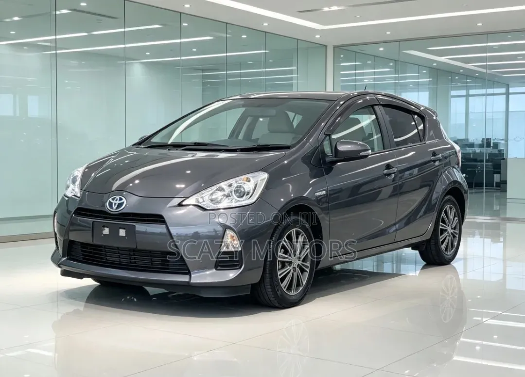 Toyota Aqua 2012 Gray