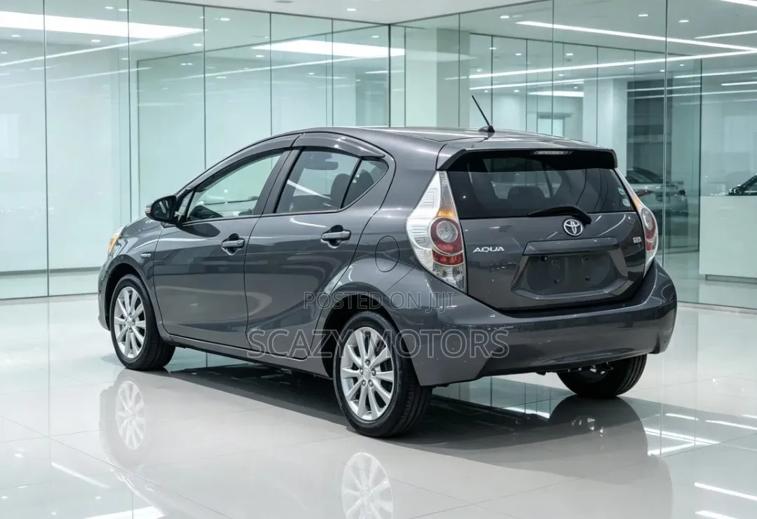Toyota Aqua 2012 Gray