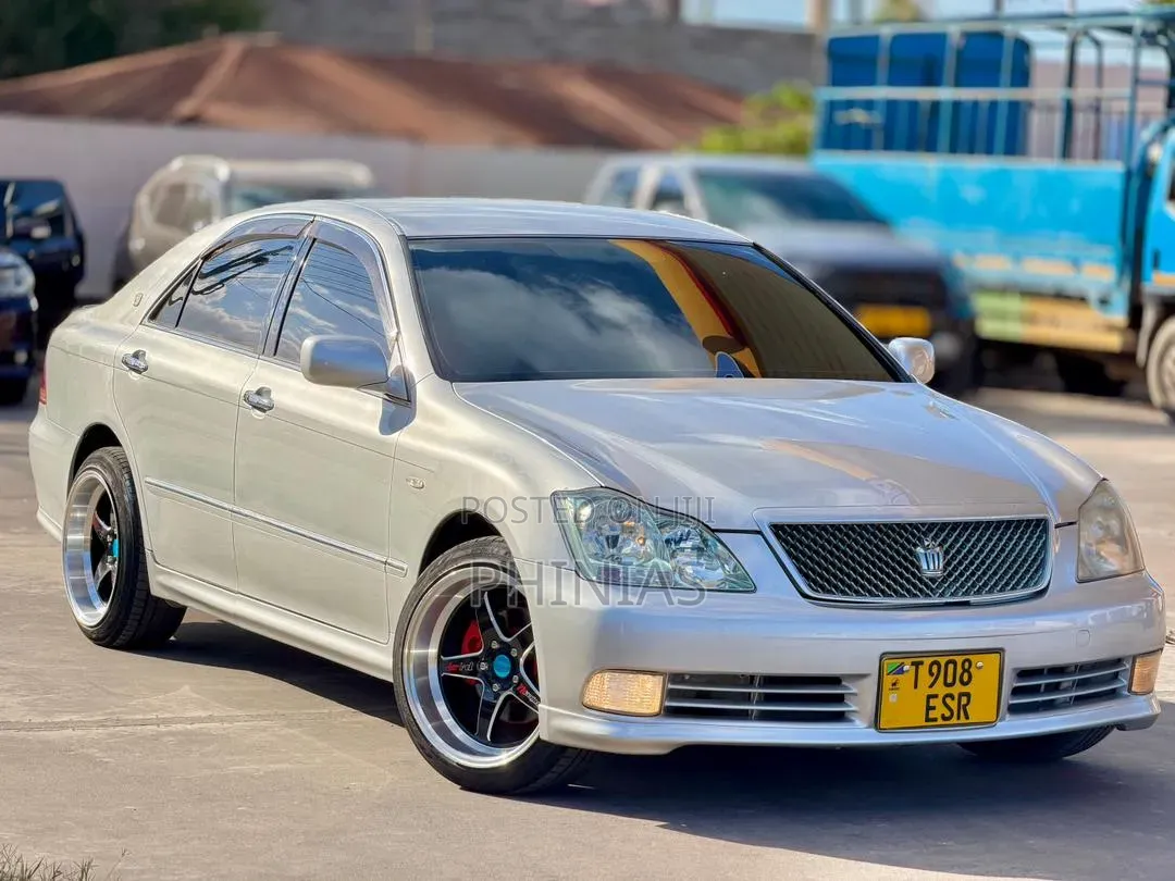 Toyota Crown 2006 Silver