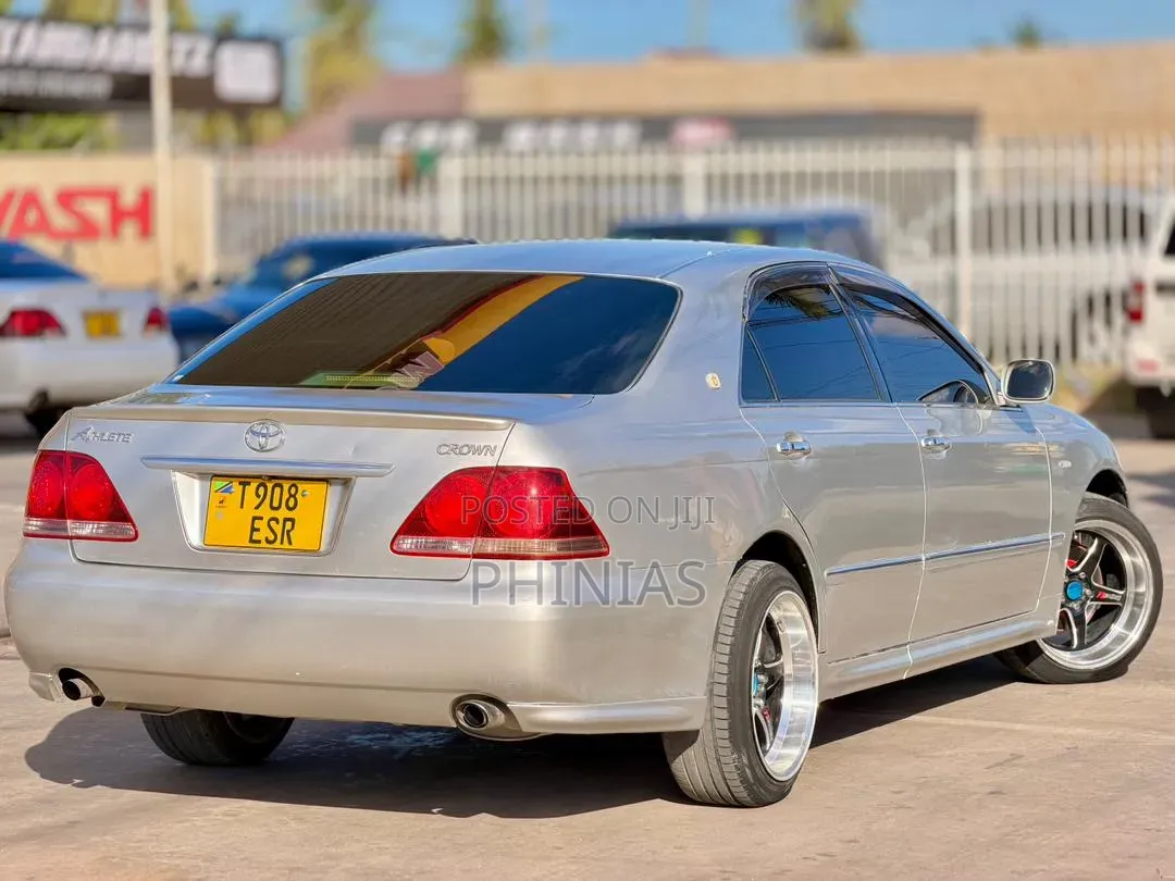 Toyota Crown 2006 Silver