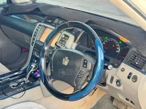 Toyota Crown 2006 White