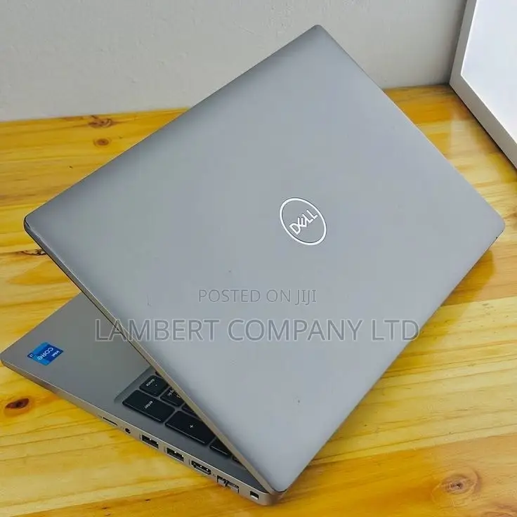 Laptop Dell Latitude 5310 2-in-1 16GB Intel Core i7 SSD 512GB
