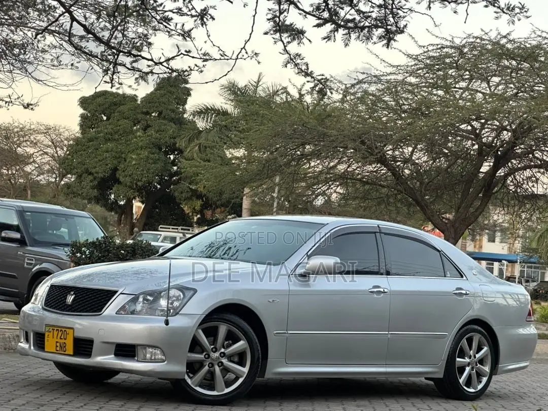 Toyota Crown 2006 Silver