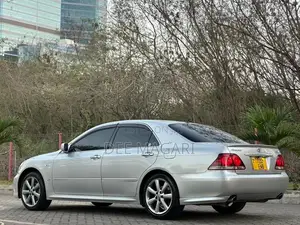 Toyota Crown 2006 Silver