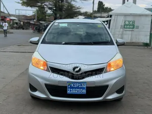 Toyota Vitz 2006 Silver